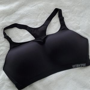 NWOT Victoria's Secret Incredible Sport Bra